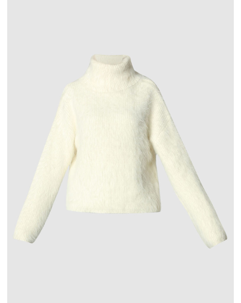 winter-trends-white-sweater