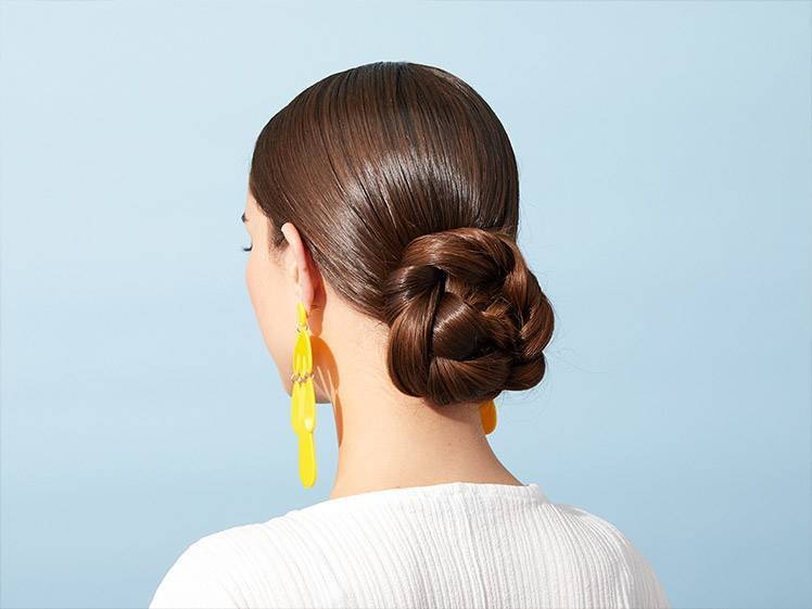 10 Quick and Easy Hairstyles for Those Official Virtual Meetings