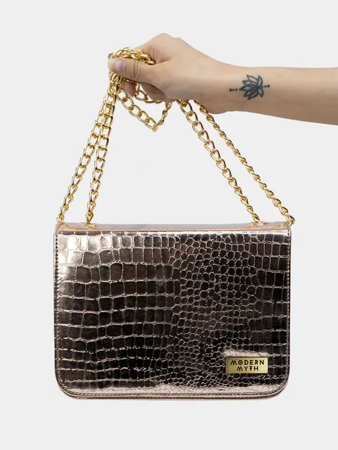 10 Utterly Chic Vegan Handbag Brands to Shop Now