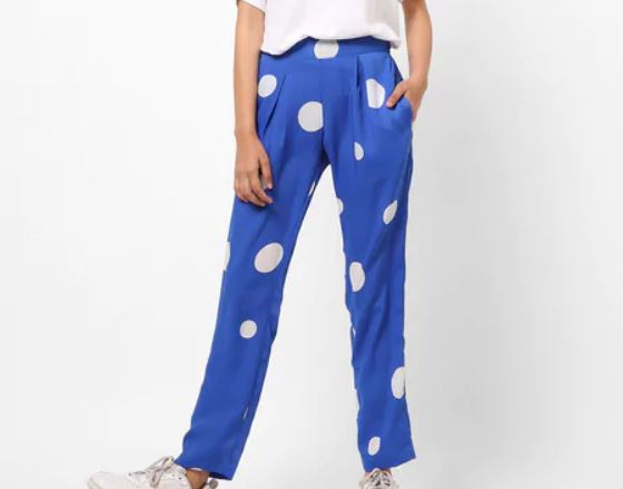 Polka dot printed pants with pleats
