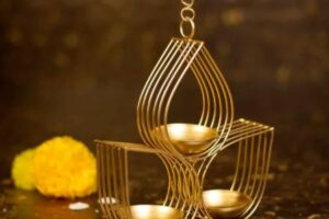 Exquisite Akriti Hanging Tlight Holder