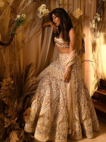 Actor Chitrangda Singh as the Showstopper for Designer Reynu Taandon at FDCI ICW 2021 (2) (1)