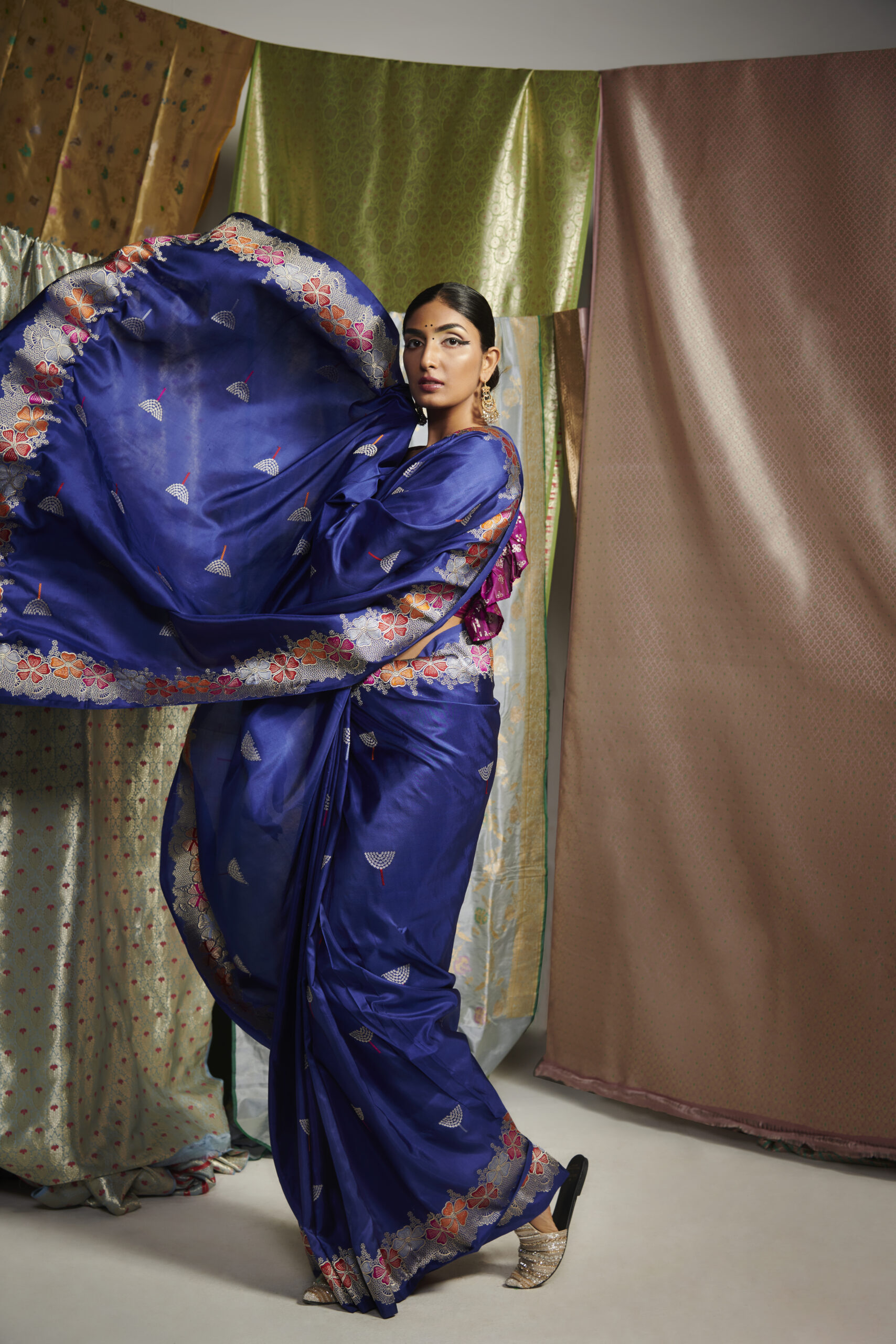 blue banarsi sari-resa by ushnakmals